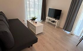 Lisas Apartment, Private New 1 Bedroom And 1 Living Room With Sofa Bed And Big Windows, Share With Nobody
